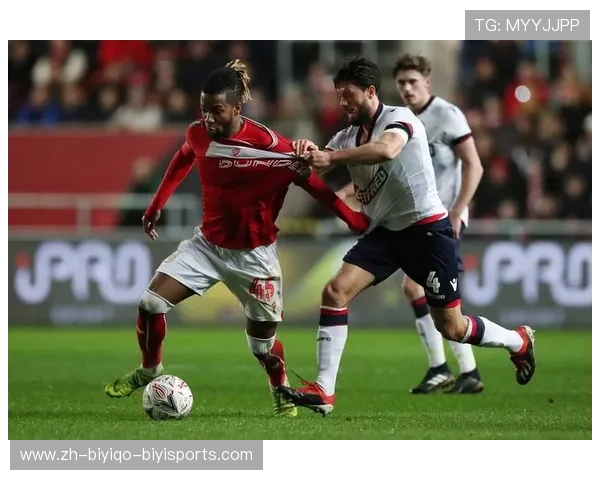 足球比赛中的战略变化与调整